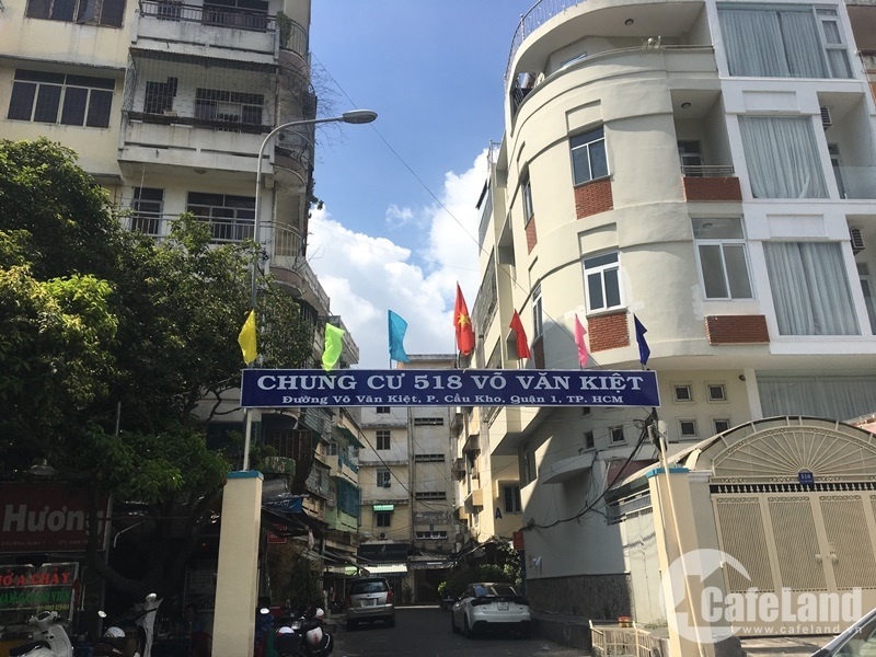 Cận cảnh chung cư nghiêng sắp bị “xóa sổ” ở Sài Gòn